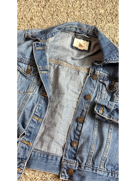 Forever 21 Jackets & Blazers - Forever 21 Classic Denim Jacket - Medium Wash, Size S